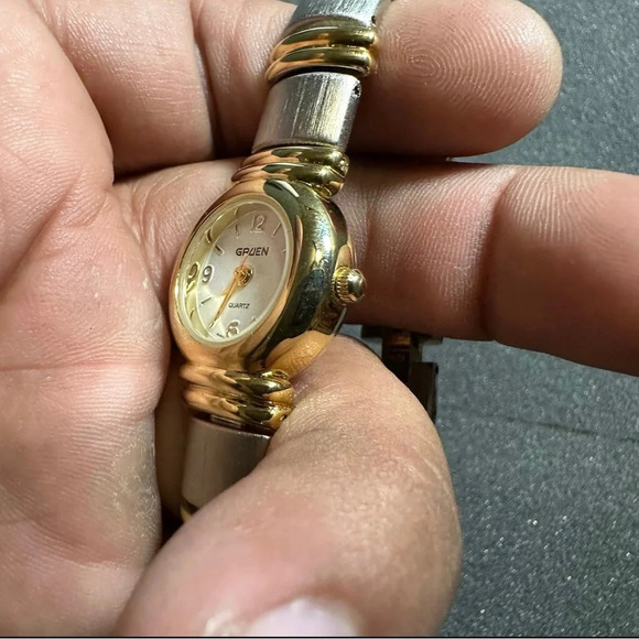 Gruen Ladies Quartz Watch White Dial Silver Gold Tone Watch Working new battery - Picture 4 of 9